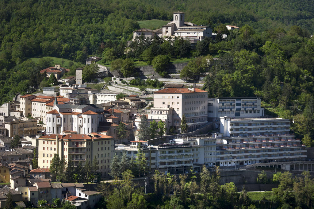 Hotel Delle Rose Cascia Exterior photo
