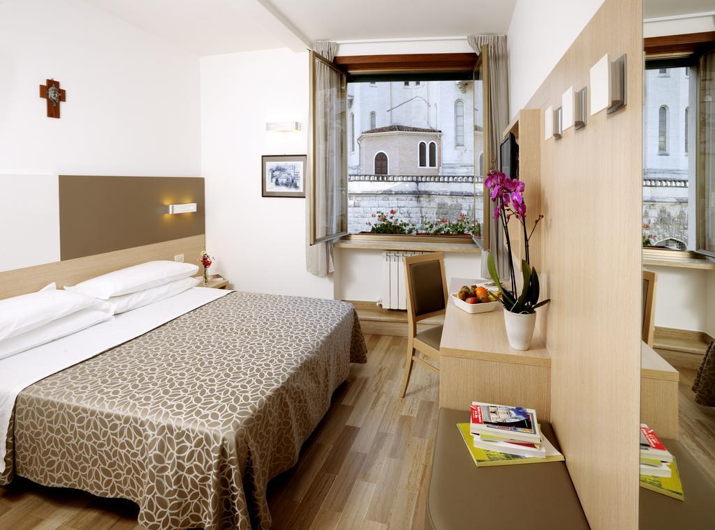Hotel Delle Rose Cascia Exterior photo