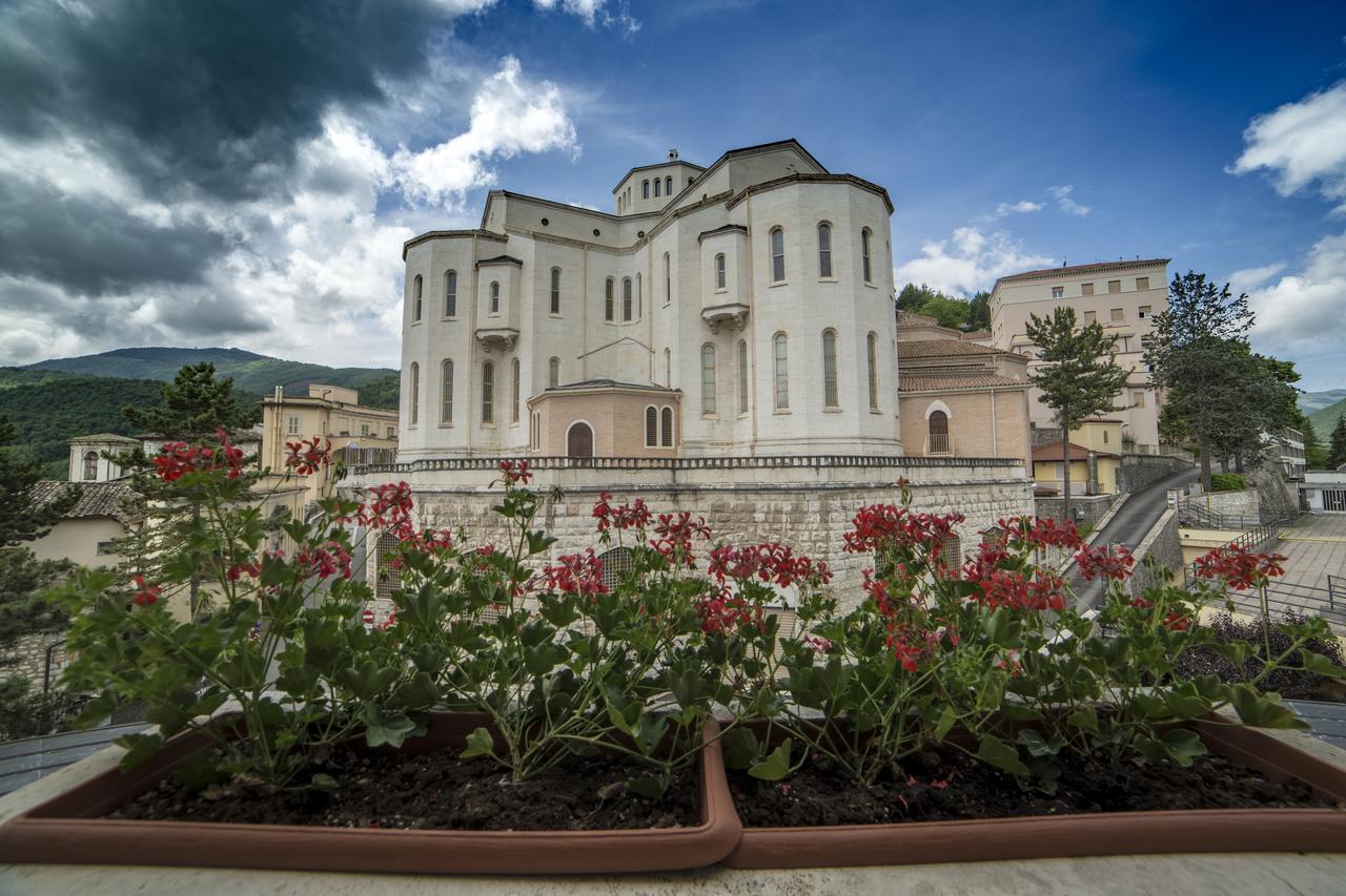 Hotel Delle Rose Cascia Exterior photo